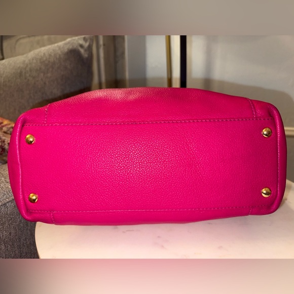 Michael Kors Jet Set Fuchsia Leather Tote - Picture 3 of 10